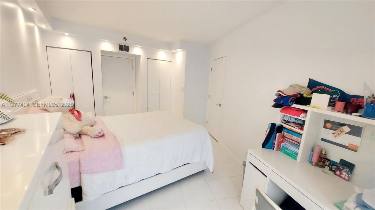 1000 W Island Blvd, Unit 508, Aventura, FL 33160 Photo