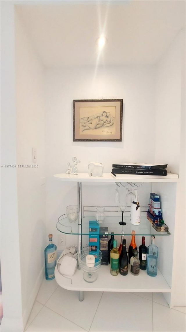 1000 W Island Blvd, Unit 508, Aventura, FL 33160 Photo