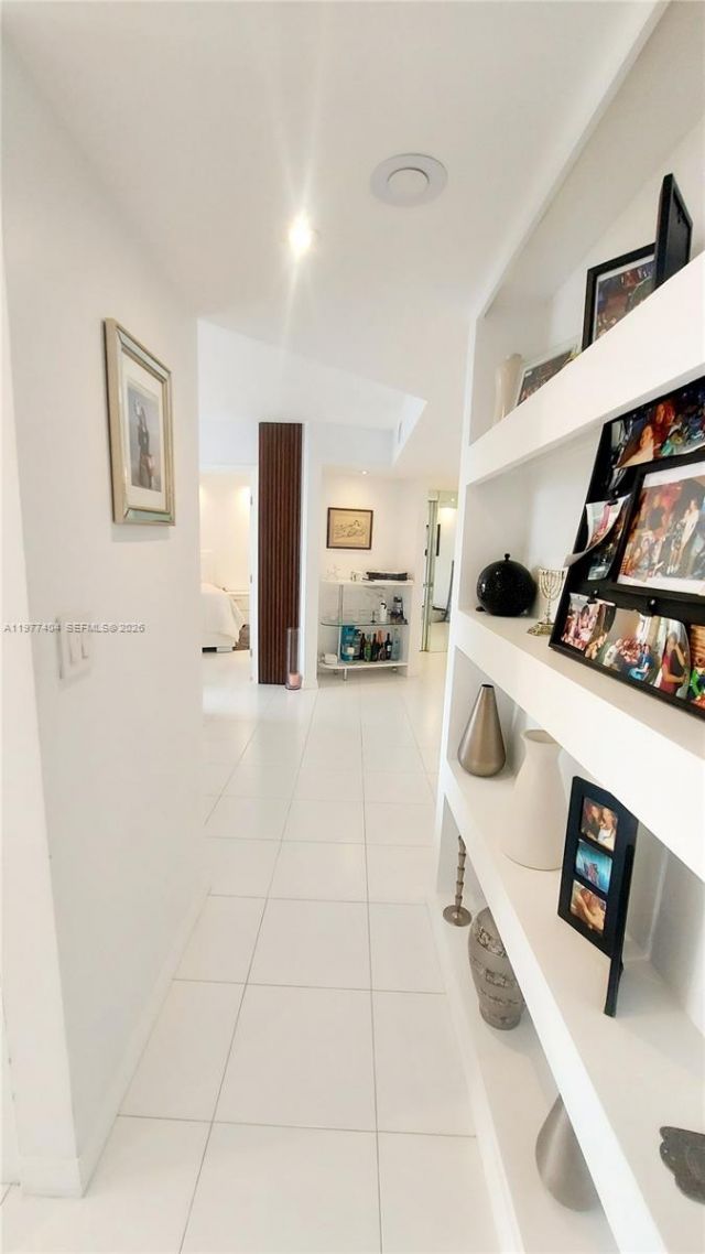 1000 W Island Blvd, Unit 508, Aventura, FL 33160 Photo