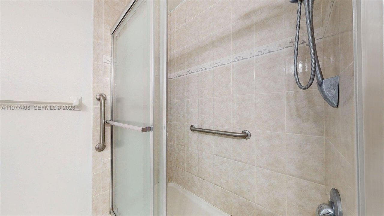 5300 Washington St, Unit D303, Hollywood, FL 33021 Photo