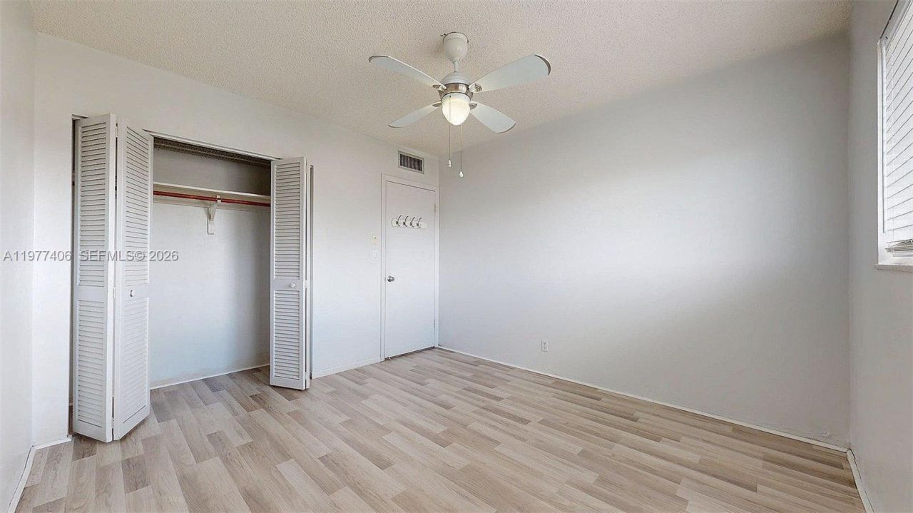 5300 Washington St, Unit D303, Hollywood, FL 33021 Photo