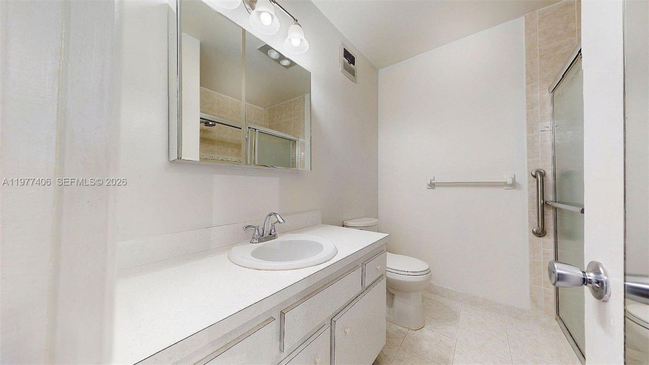 5300 Washington St, Unit D303, Hollywood, FL 33021 Photo