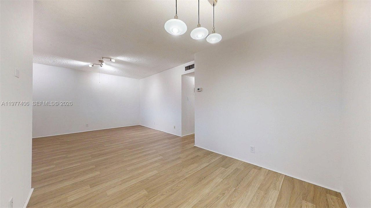 5300 Washington St, Unit D303, Hollywood, FL 33021 Photo