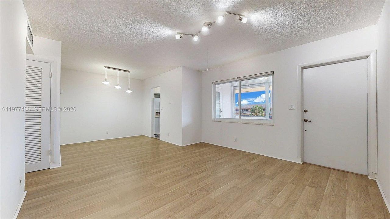 5300 Washington St, Unit D303, Hollywood, FL 33021 Photo