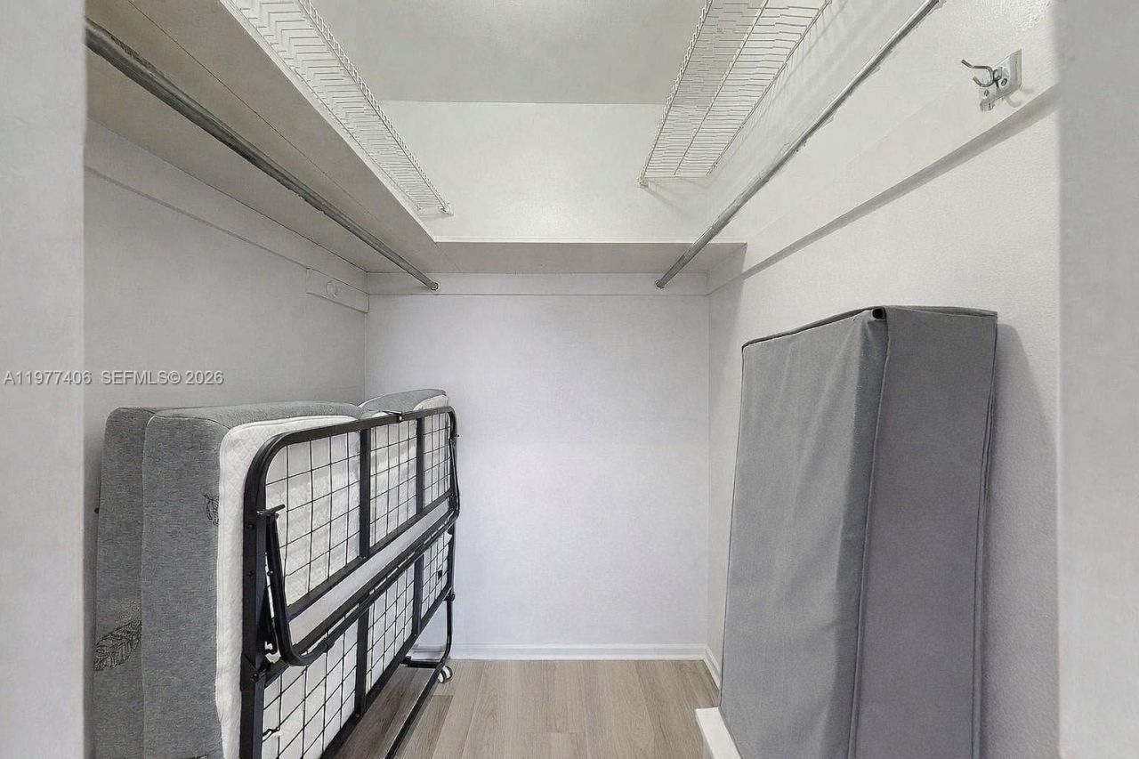 5300 Washington St, Unit D303, Hollywood, FL 33021 Photo