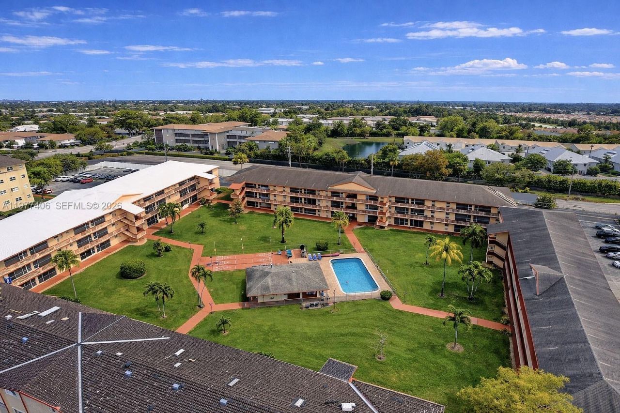 5300 Washington St, Unit D303, Hollywood, FL 33021 Photo