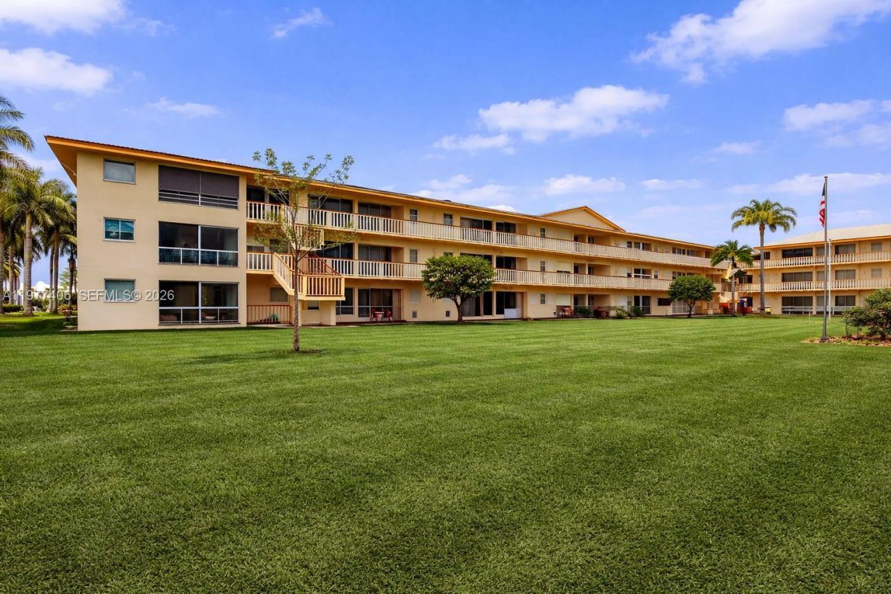 5300 Washington St, Unit D303, Hollywood, FL 33021 Photo