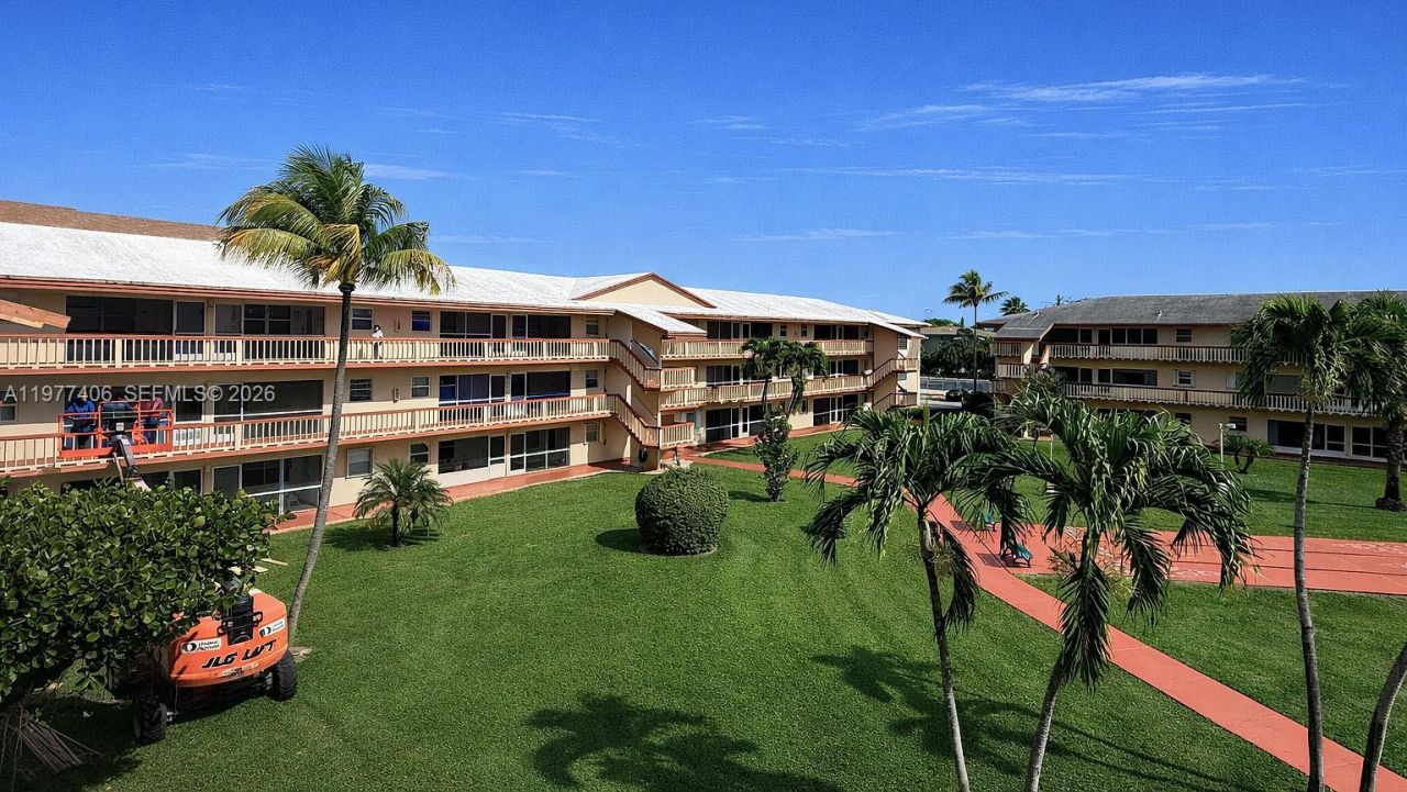 5300 Washington St , Unit D303, Hollywood, FL 33021 Photo