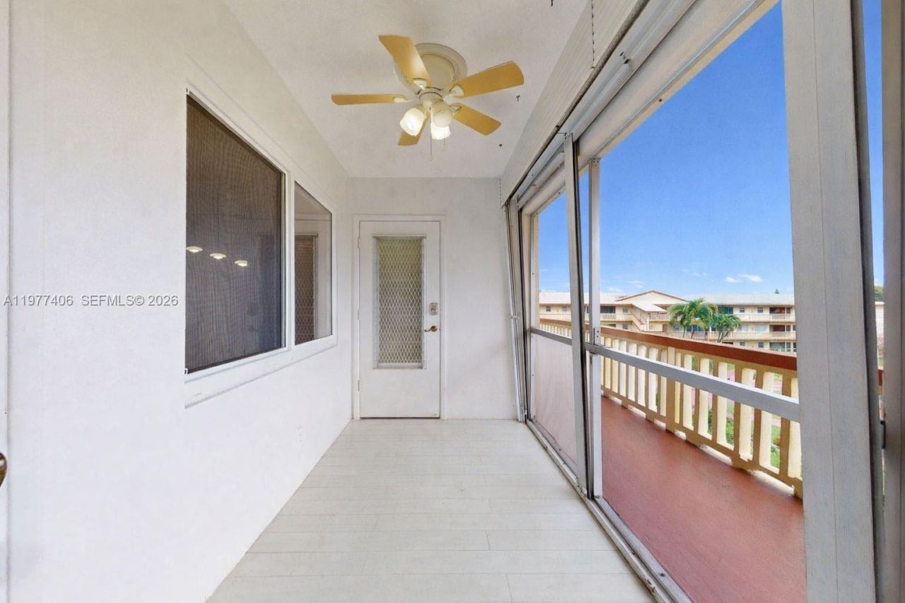 5300 Washington St , Unit D303, Hollywood, FL 33021 Photo