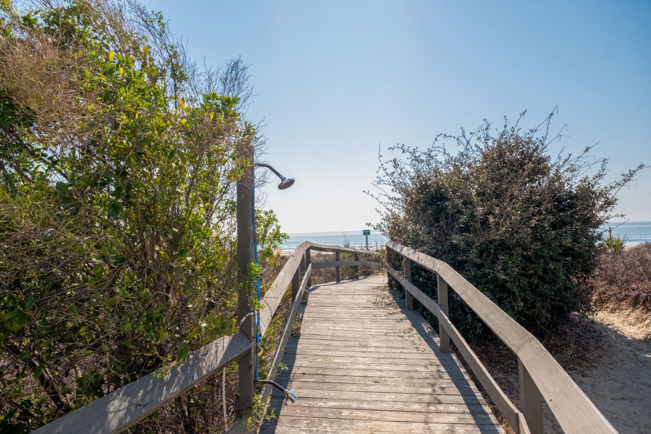 1004 Ocean Boulevard Photo 19