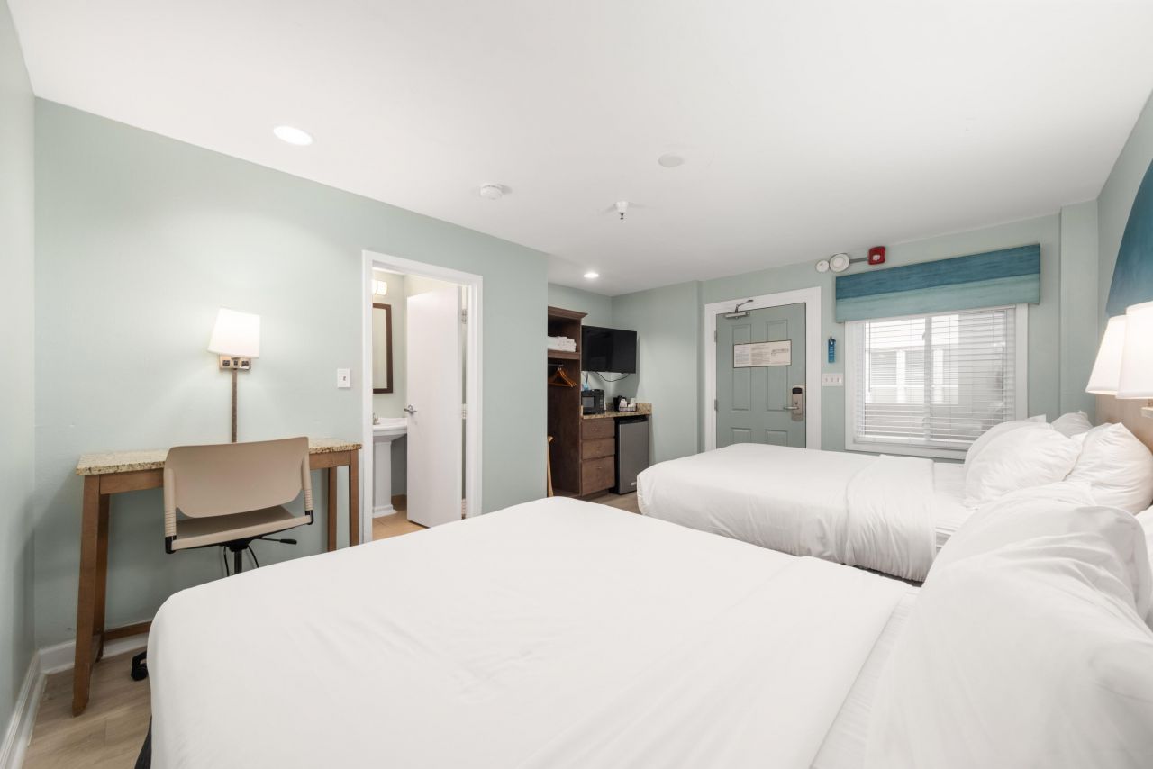 1004 Ocean Boulevard Photo 7