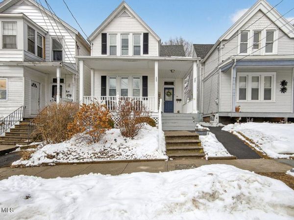 14 Parkview Court, Troy, NY 12180