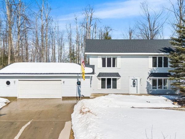 5500 Oley Lake Road, Gaylord, MI 49735