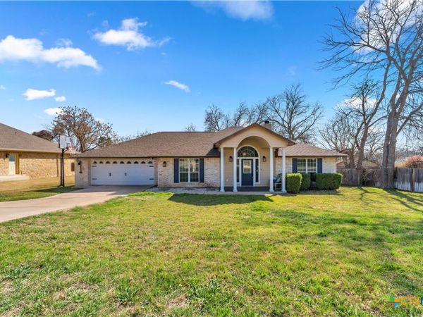 185 Broadmoor Street , Marble Falls, TX 78654