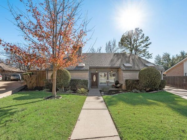 510 Willow Creek Court, Arlington, TX 76011