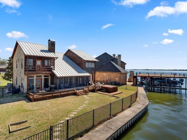 210 Hide A Way Drive , Mabank, TX 75156