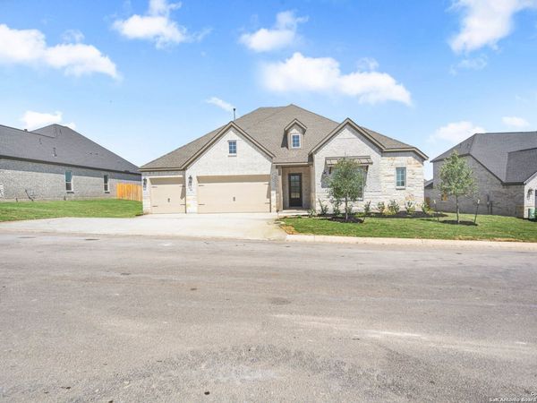 322 Lawrence Drive, Castroville, TX 78009