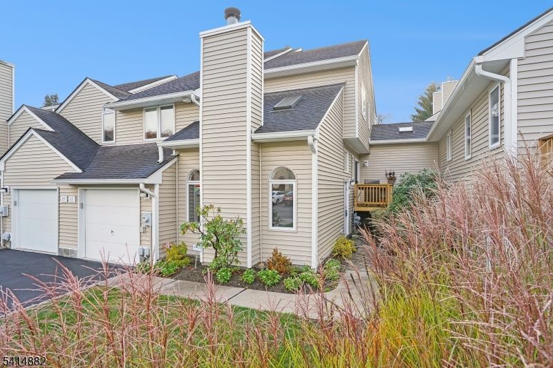 11 Fowler Dr, West Orange, NJ 07052 Main Photo