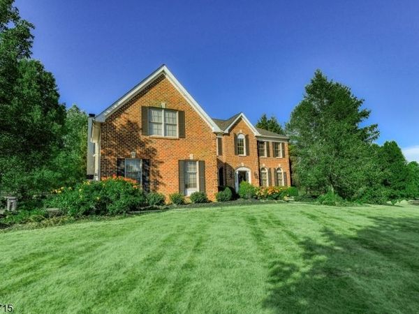 5 Hidden Valley Way, Franklin, NJ 08802