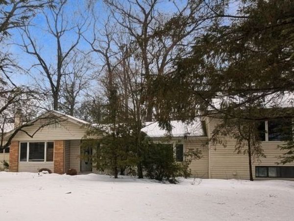 28 Deer Trail Lake Rd, Hardyston, NJ 07460