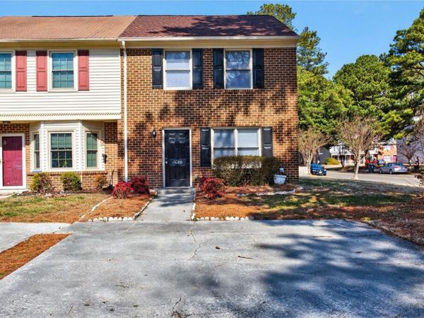 100 Haverstraw Court , Yorktown, VA 23692
