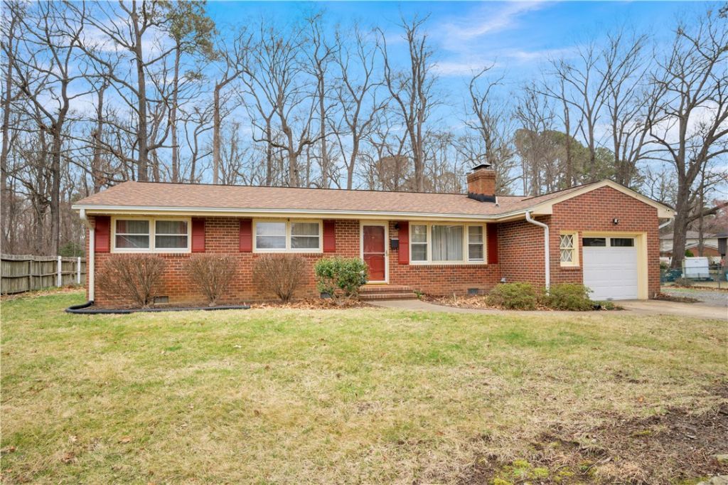 40 Camelot Court, Newport News, VA 23602 Main Photo