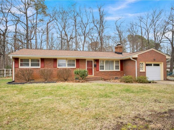 40 Camelot Court , Newport News, VA 23602