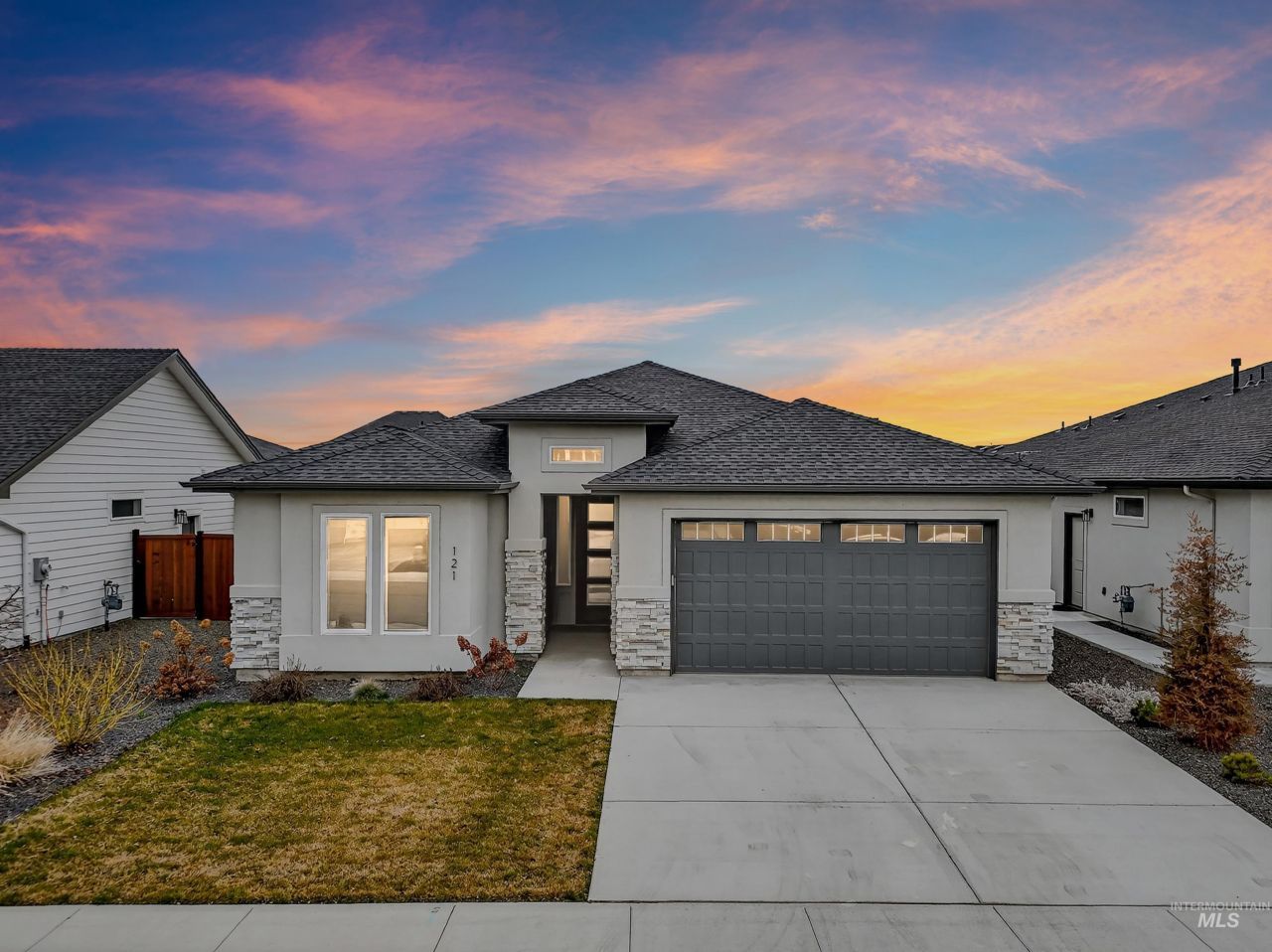 121 S Ziklag Ave, Kuna, ID 83634 Main Photo