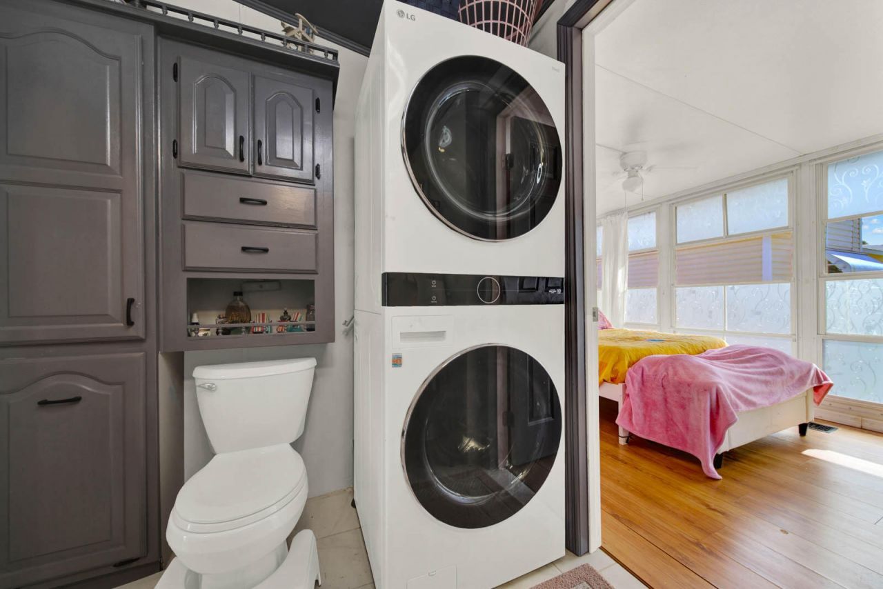 976 Nettles Boulevard, Jensen Beach, FL 34957 Photo