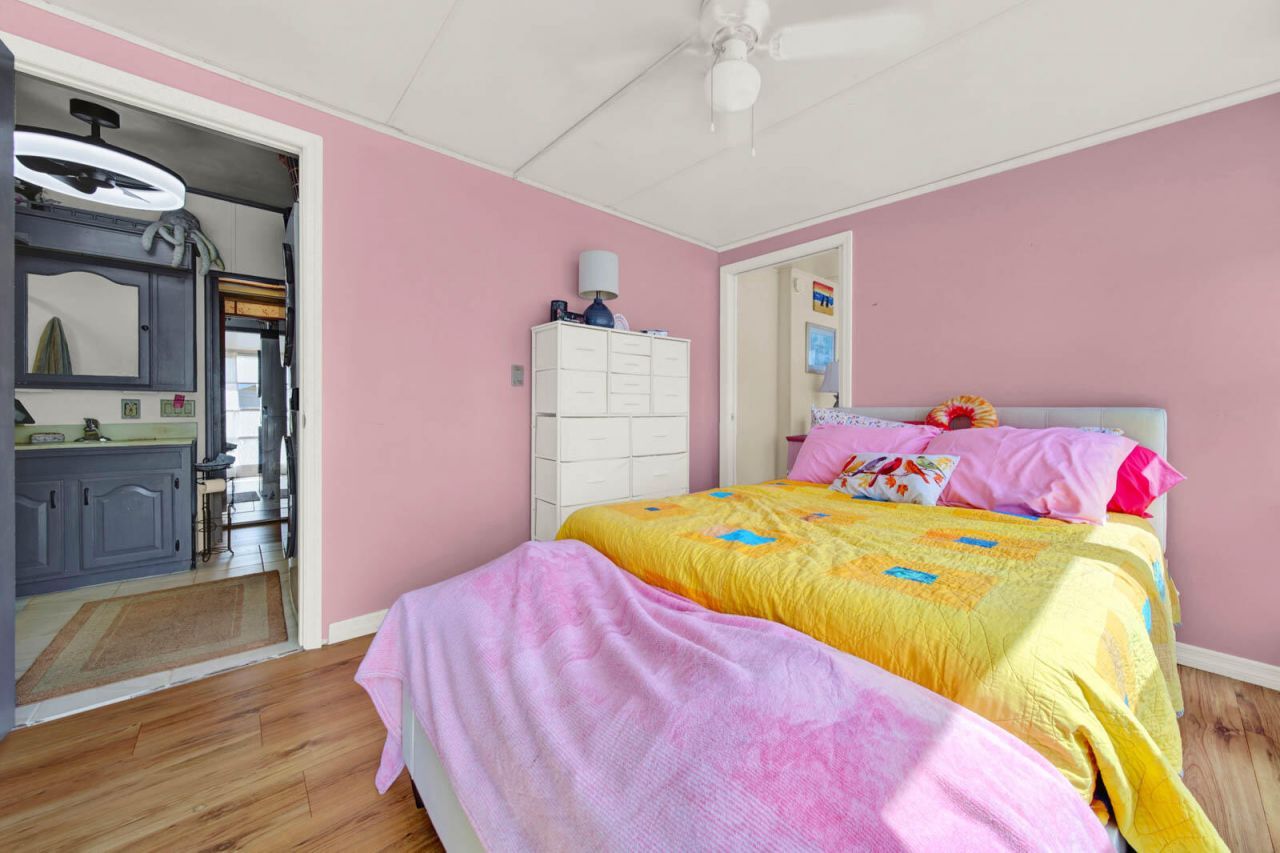 976 Nettles Boulevard, Jensen Beach, FL 34957 Photo