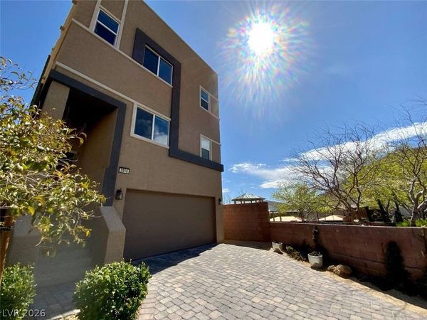 3916 Deluge Drive , Las Vegas, NV 89129