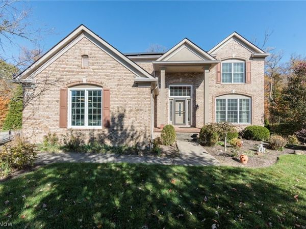 19475 Cavendish Court , North Royalton, OH 44133