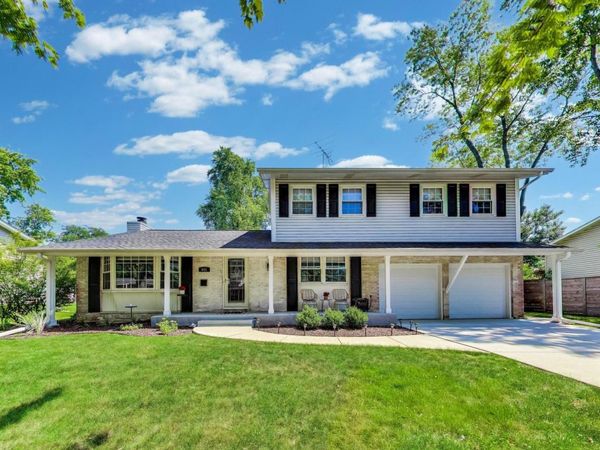 651 N Williams Drive , Palatine, IL 60074