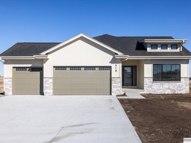 418 Karloff Circle, Yutan, NE 68073