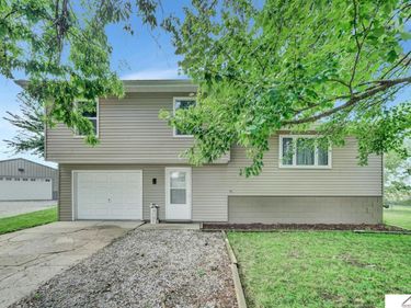 104 N 28th Street , Beatrice, NE 68310