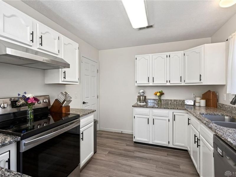 4410 Hardwood Trail, Dayton, OH 45424 Photo 14