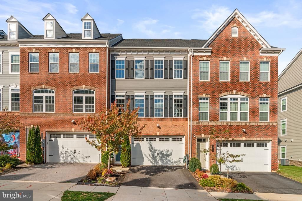 5976 Glen Willow Way, Ellicott City, MD 21043 Main Photo