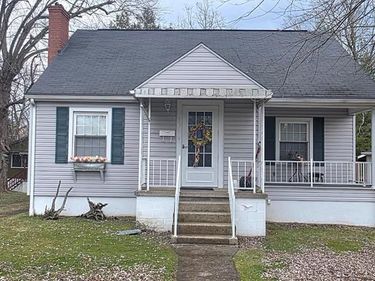 330 Woods Avenue, OAK HILL, WV 25901