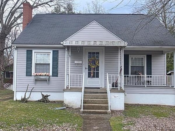 330 Woods Avenue, OAK HILL, WV 25901
