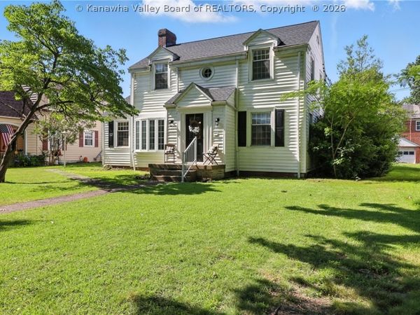 3821 Staunton Avenue SE, Charleston, WV 25304