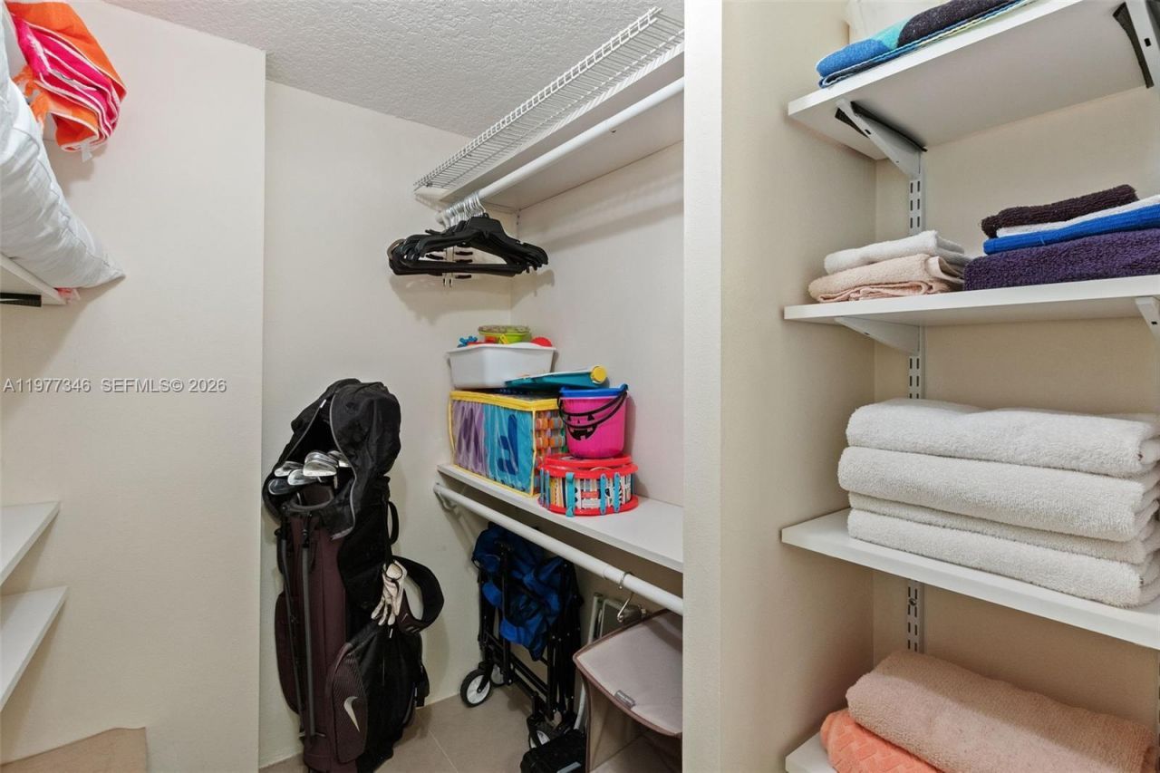 9480 Poinciana Pl , Unit 407, Davie, FL 33324 Photo