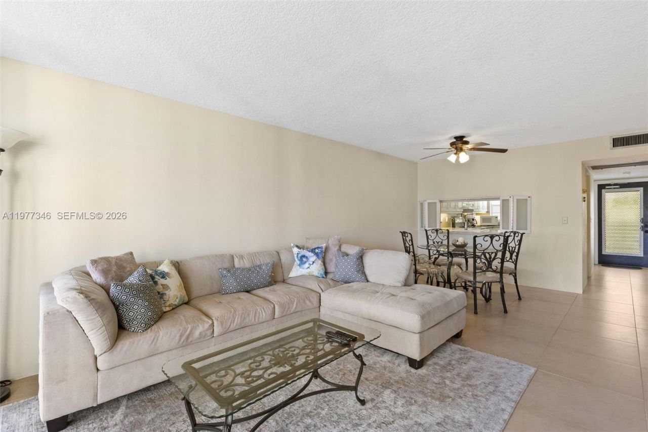 9480 Poinciana Pl , Unit 407, Davie, FL 33324 Photo