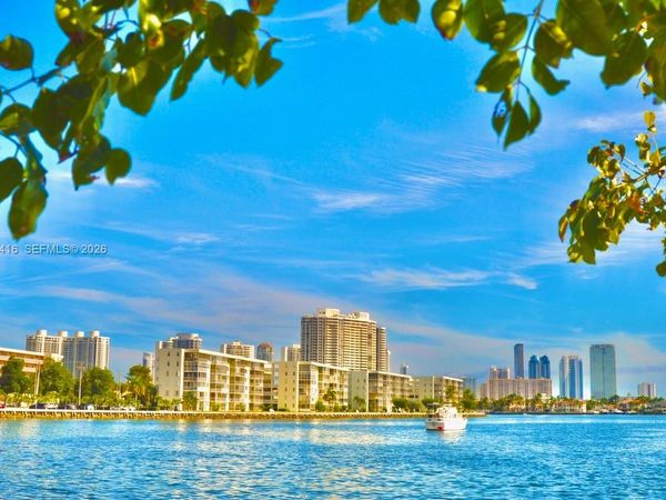 2910 Point East Dr , Unit M109, Aventura, FL 33160