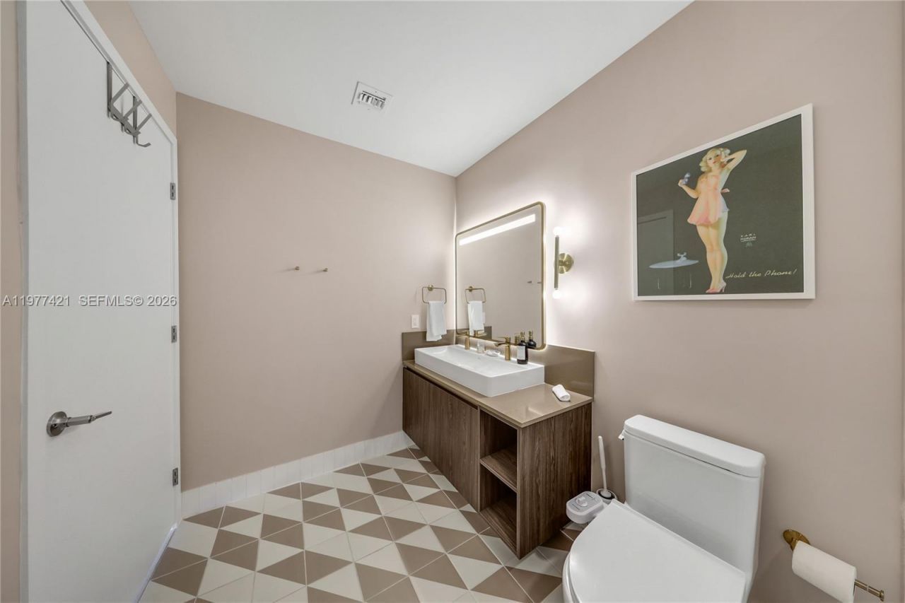 159 NE 6th St, Unit 5115, Miami, FL 33132 Photo