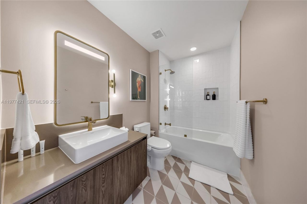 159 NE 6th St, Unit 5115, Miami, FL 33132 Photo