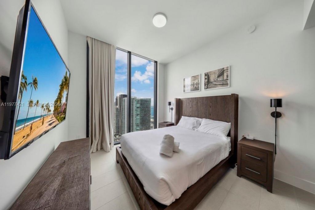 159 NE 6th St, Unit 5115, Miami, FL 33132 Photo