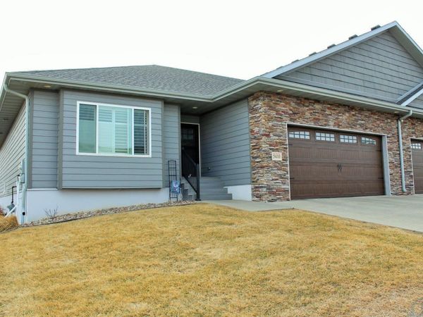 5410 OVERLOOK LN, Sioux City, IA 51106