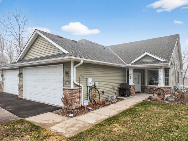 343 Sophia Avenue E, Maplewood, MN 55117