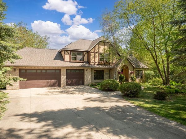 1937 Sagewood Court NW, Rochester, MN 55901