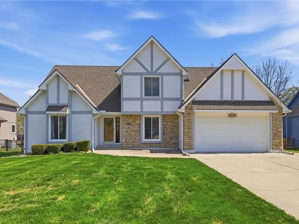 5115 SW Pelican Point, Lee's Summit, MO 64082